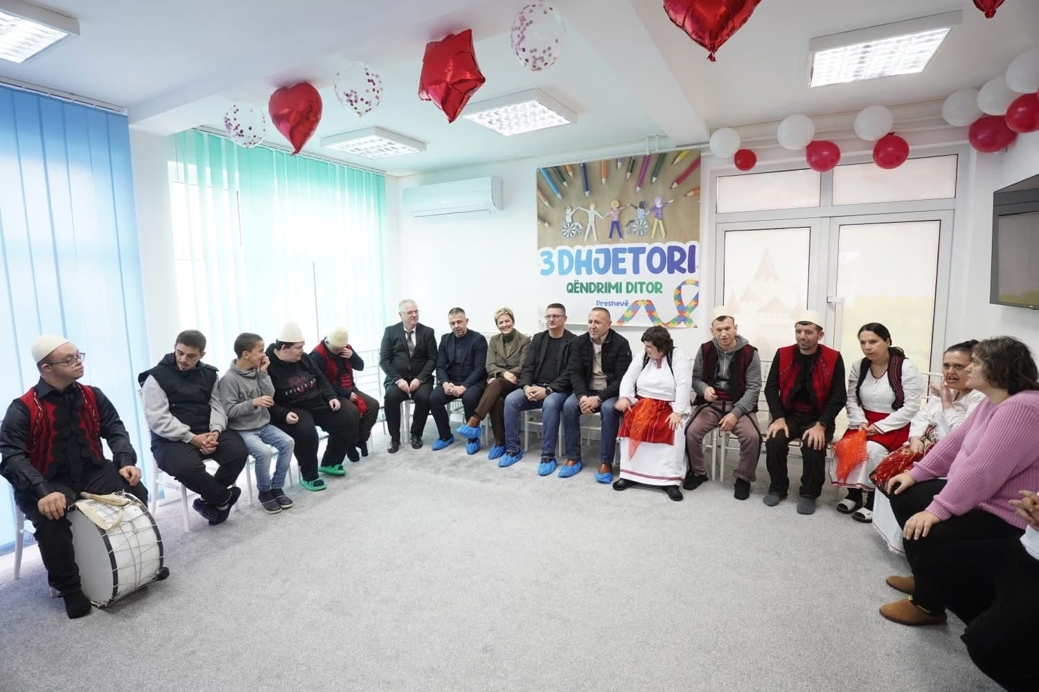 Mbështetje dhe bashkëpunim në komunitet